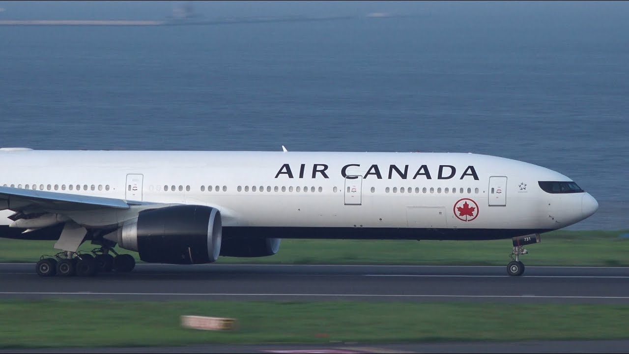 Air Canada Boeing 777-300ER C-FITL Takeoff from HND 16L