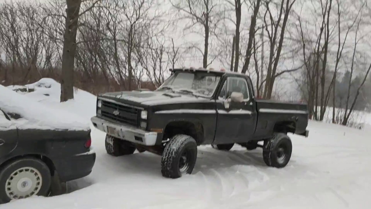 Very cold start of my 86 Chevy short bed with a 454 BBC