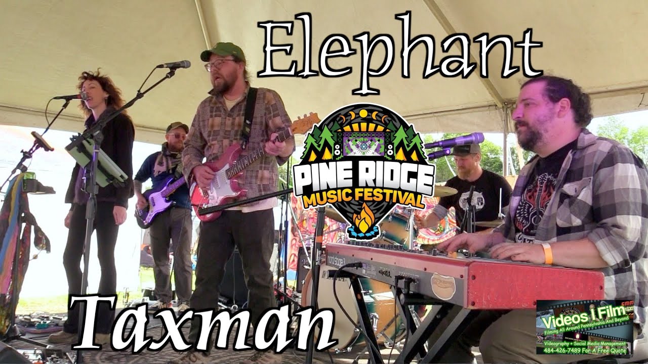 Группа Elephant открыла свое выступление потрясающей кавер-версией песни Beatles.