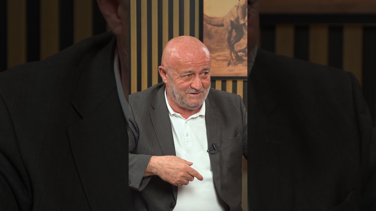 Աղազարյանը նայո՞ւմ է ԱրմՔոմեդի  #shorts #armcomedy #lurjcast #armenia #hayastan