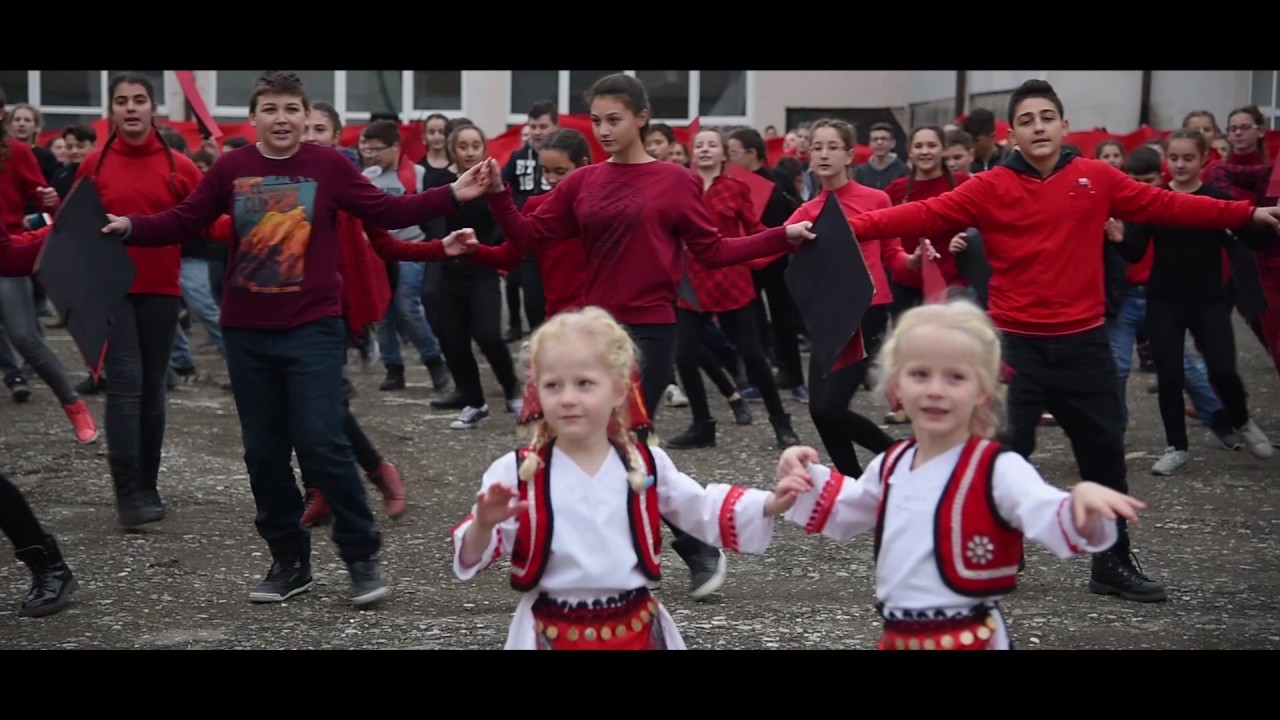SHMU Mazllum K&euml;puska Urime Festa e Flamurit!
