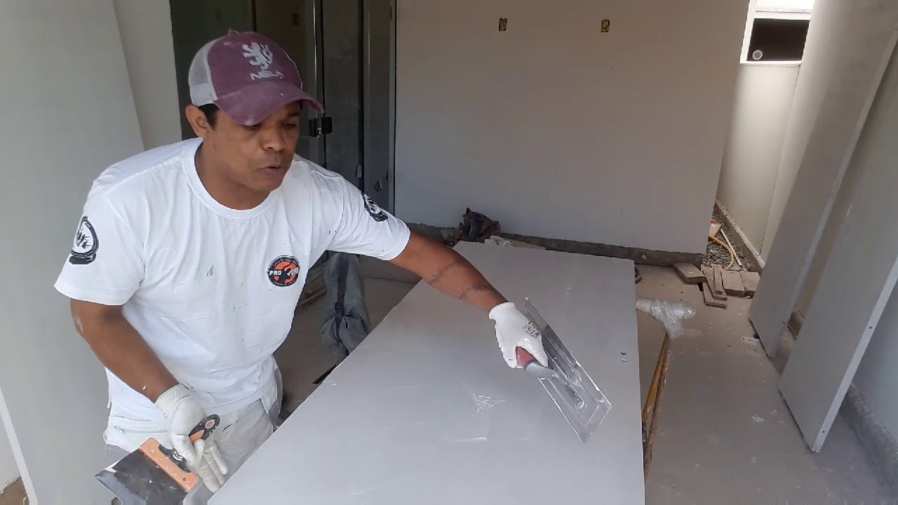 PINTURA DE PORTA  -  COMO EMASSAR .