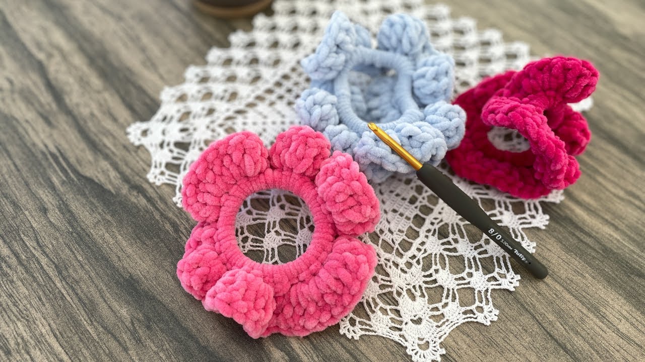 Schöne Scrunchies häkeln - Einfache und schöne Haargummis selber häkeln