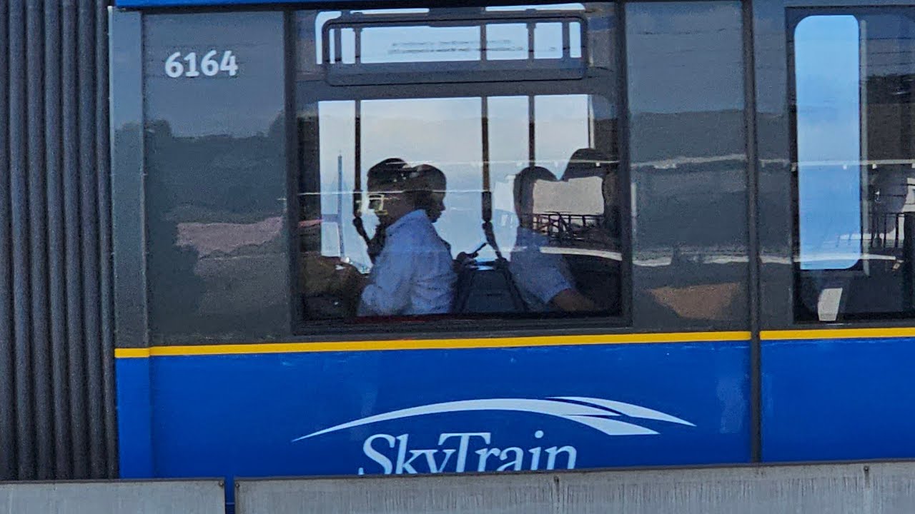 SKYTRAIN transit watch live here in New Westminster BC Can.  🇨🇦