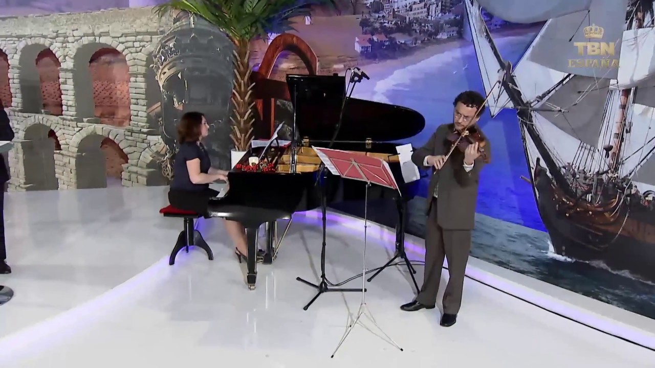 Popurrí de villancicos con piano y violín - Noelia y Paulo