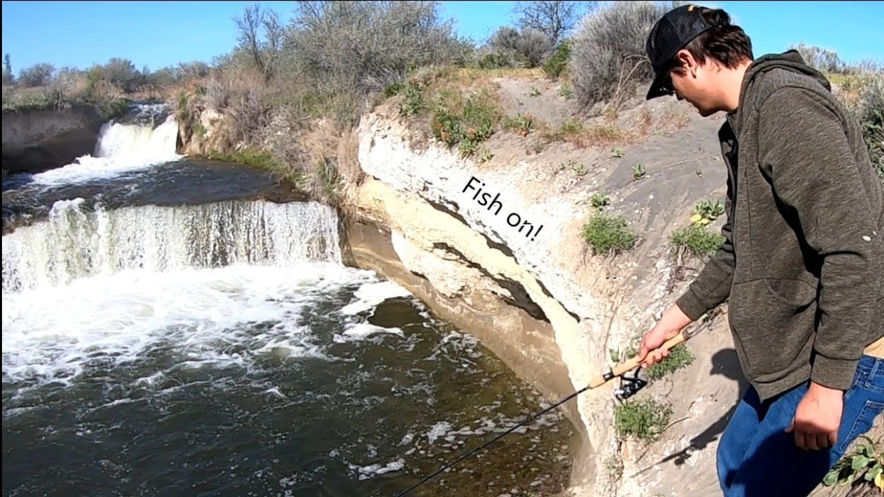 Catching a waterfall. Potholes Reservoir