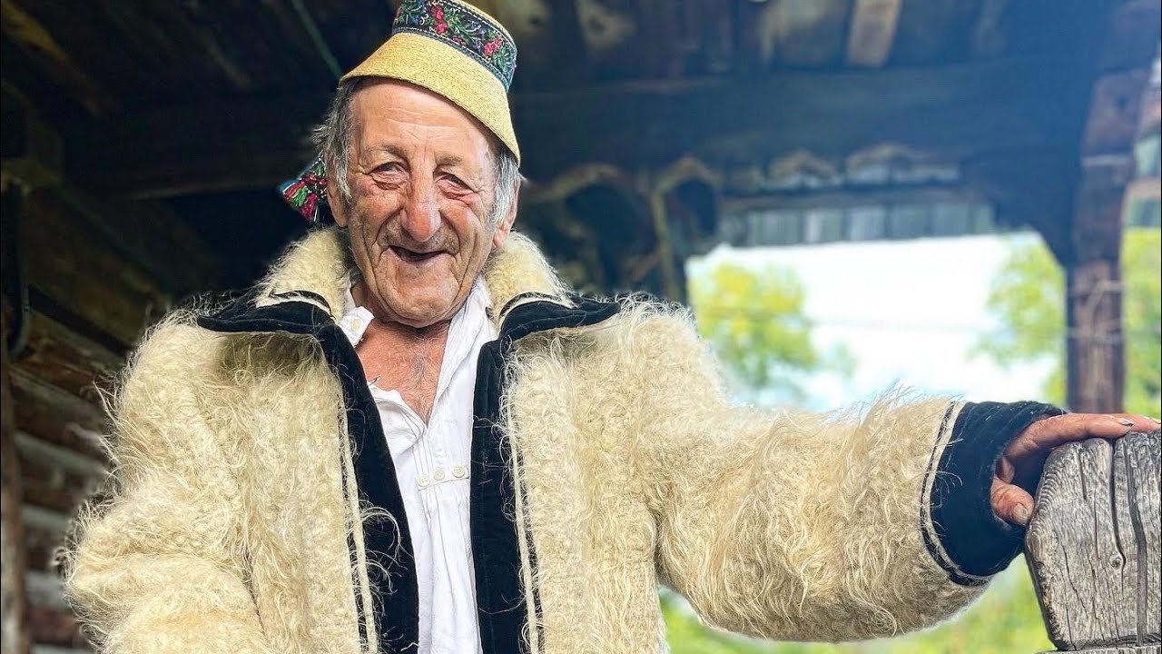 Cel mai carismatic Maramureșan din Breb. Petran Vasile, 84 ani, zis Papucu.