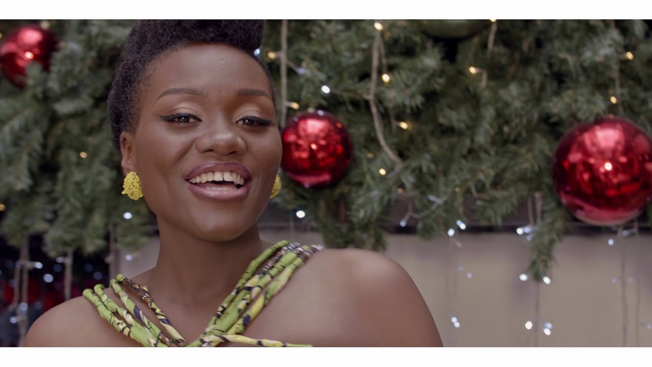 Valércya Nzollani - Noite Feliz (Feliz Natal) || Video Oficial