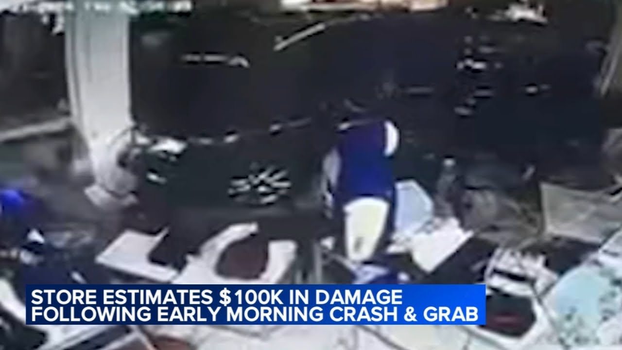 Burglars crash into Chicago clothing store