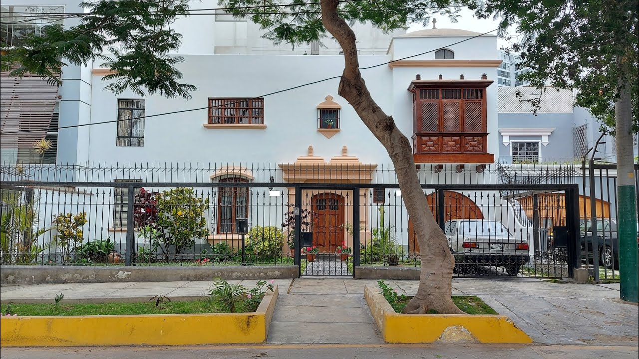 SE VENDE LINDA CASA ESTILO COLONIAL EN JESUS MARÍA LÍMITE CON SAN ISIDRO
