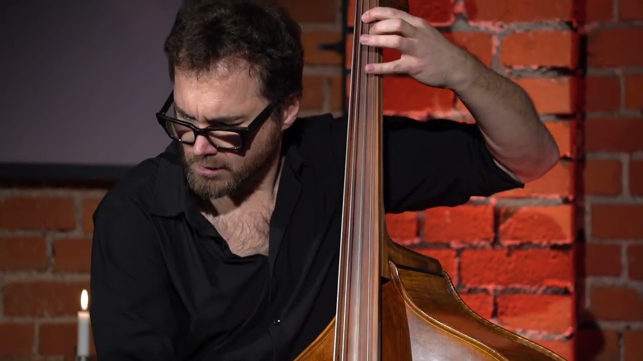 Jakub Olejnik Trio - Blame It On My Youth