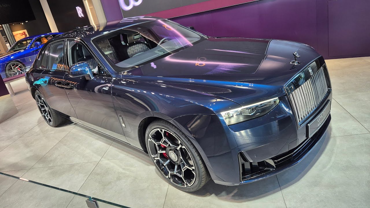 Rolls-Royce Black Badge Ghost Series II - Midnight Sapphire