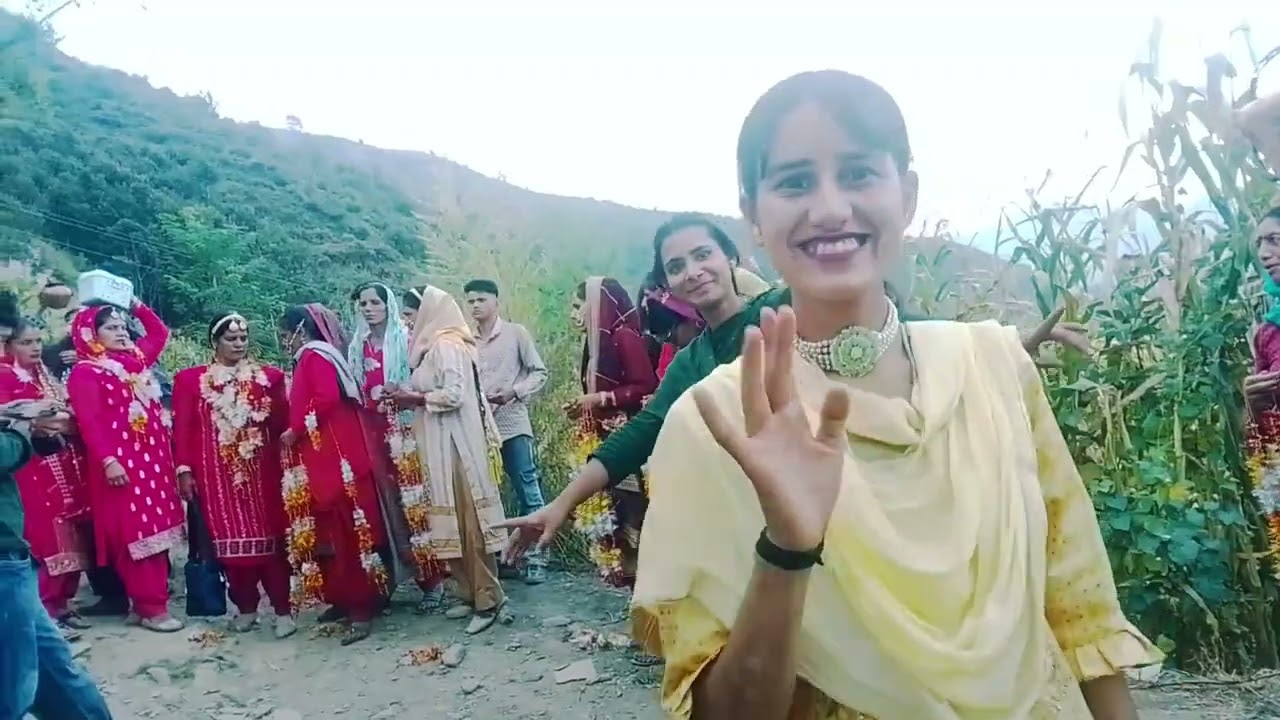 शादी में स्वागत मिलनी कैसे करते हैं दुल्हन के मम्मी पापा की🥰rama vloger#village #himchali#shadi#yt 