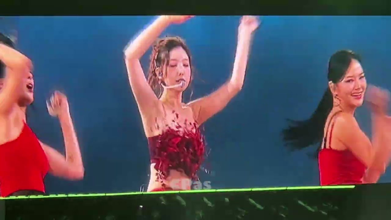 TWICE NAYEON - &lsquo;SOLO' Performance at Twice This is for World Tour Bulacan
