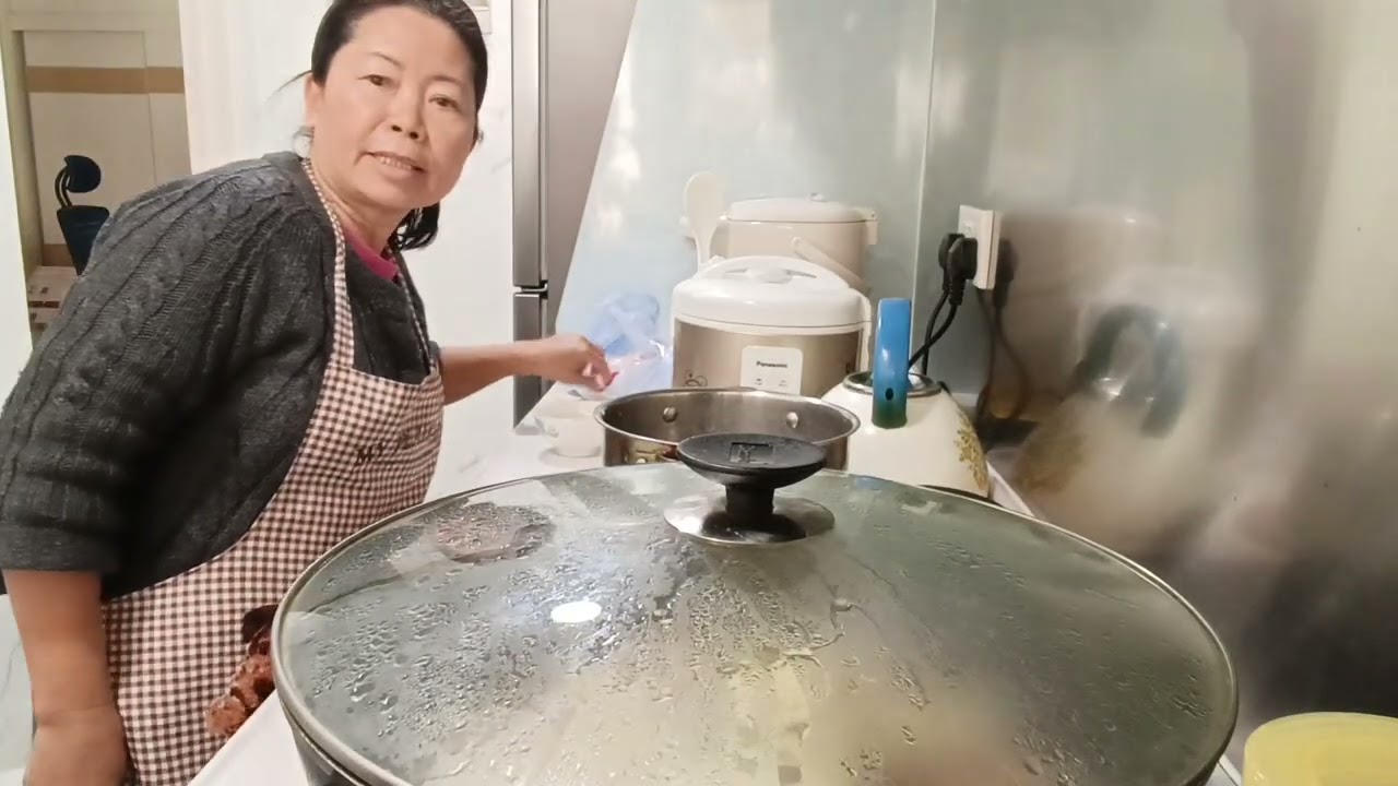 Mongo at eggplant 