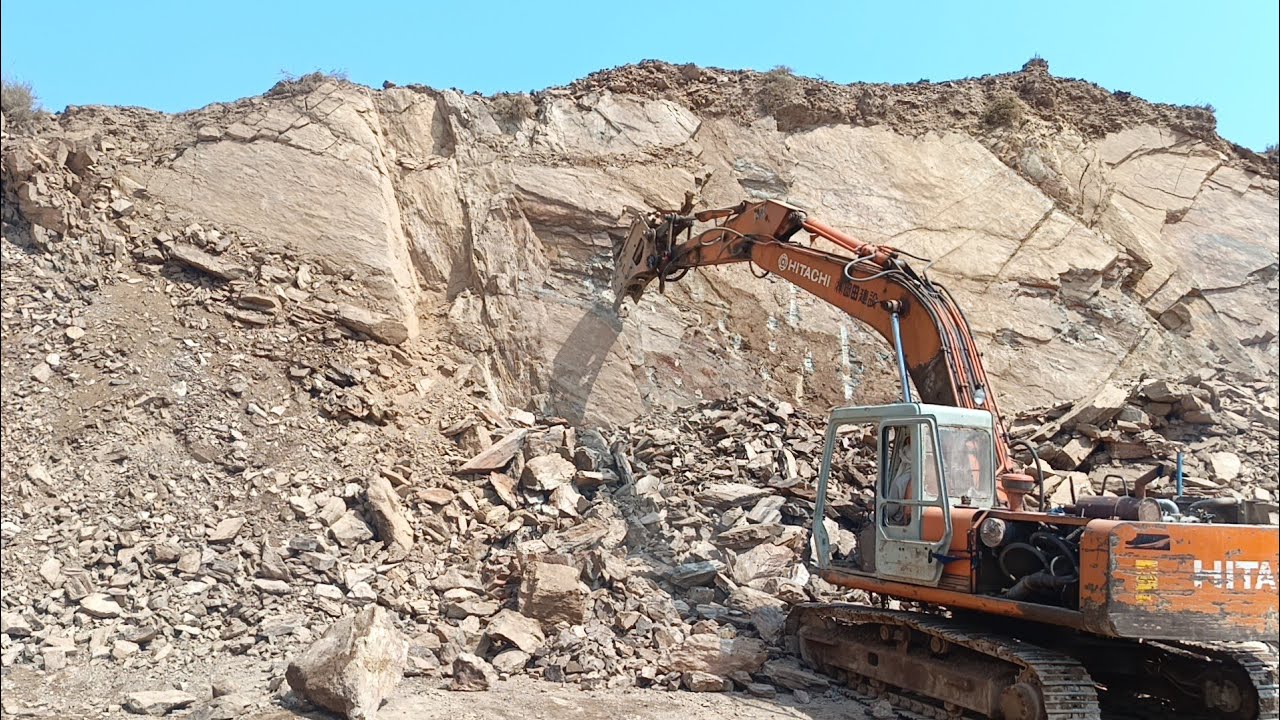 EXCAVATOR POWER: Breaking a Hill like a Pro!” #excavators #stonemachinery #jcb #mining #drilling