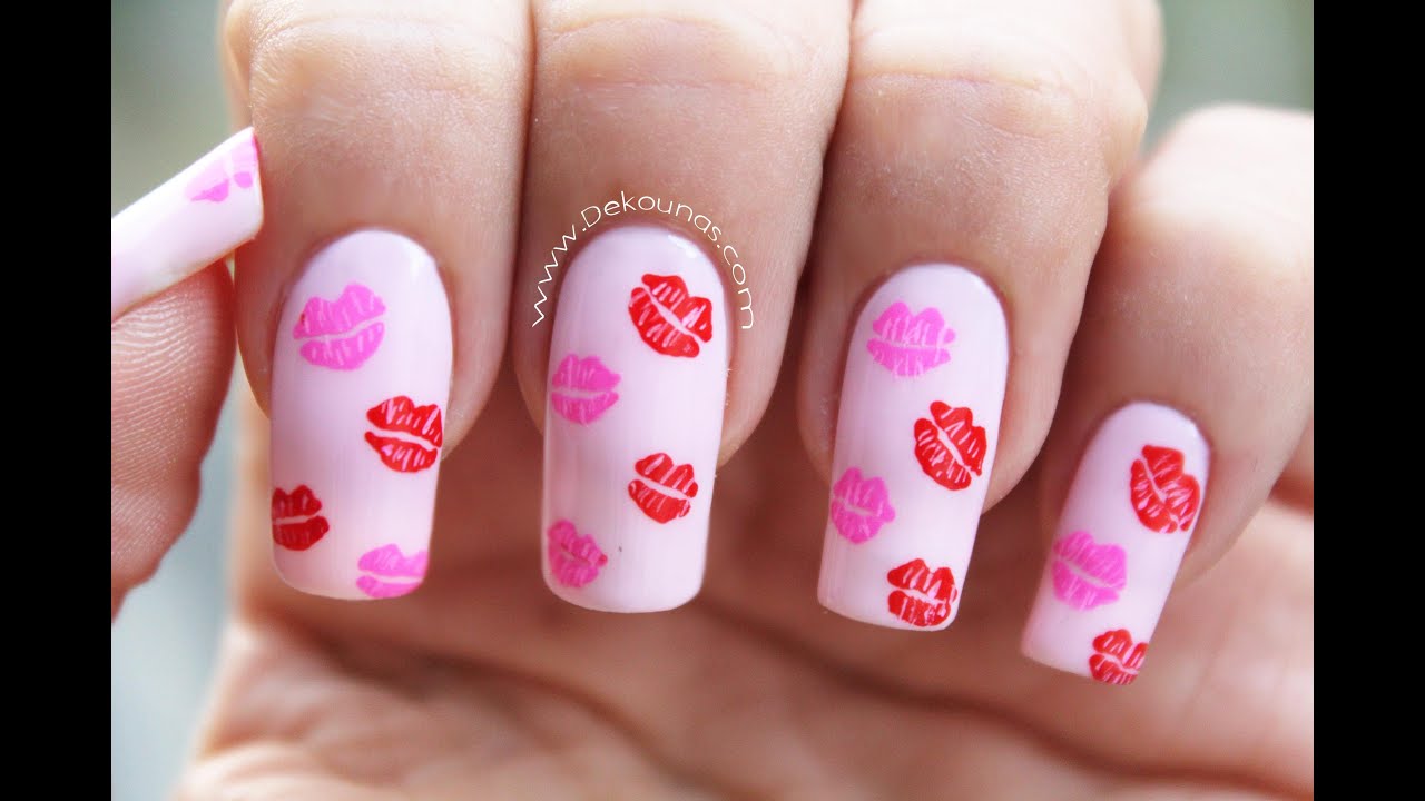 Decoración de uñas besos - kissed nail art