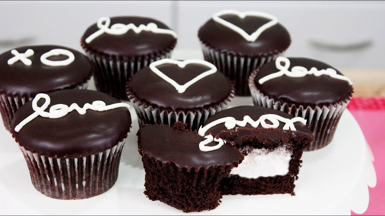 How to Make Homemade Hostess Cupcakes!