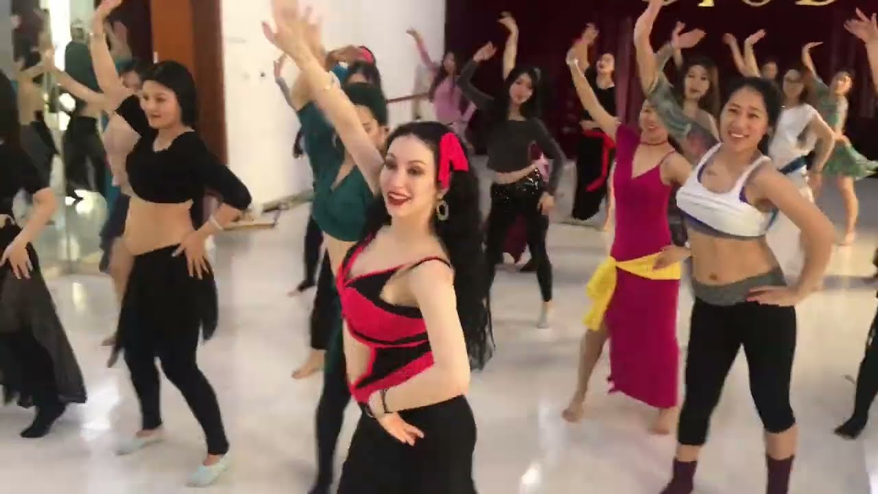 Baladi egyptian style / Yana / bellydance online class LEARN WITH US ⬇⬇⬇