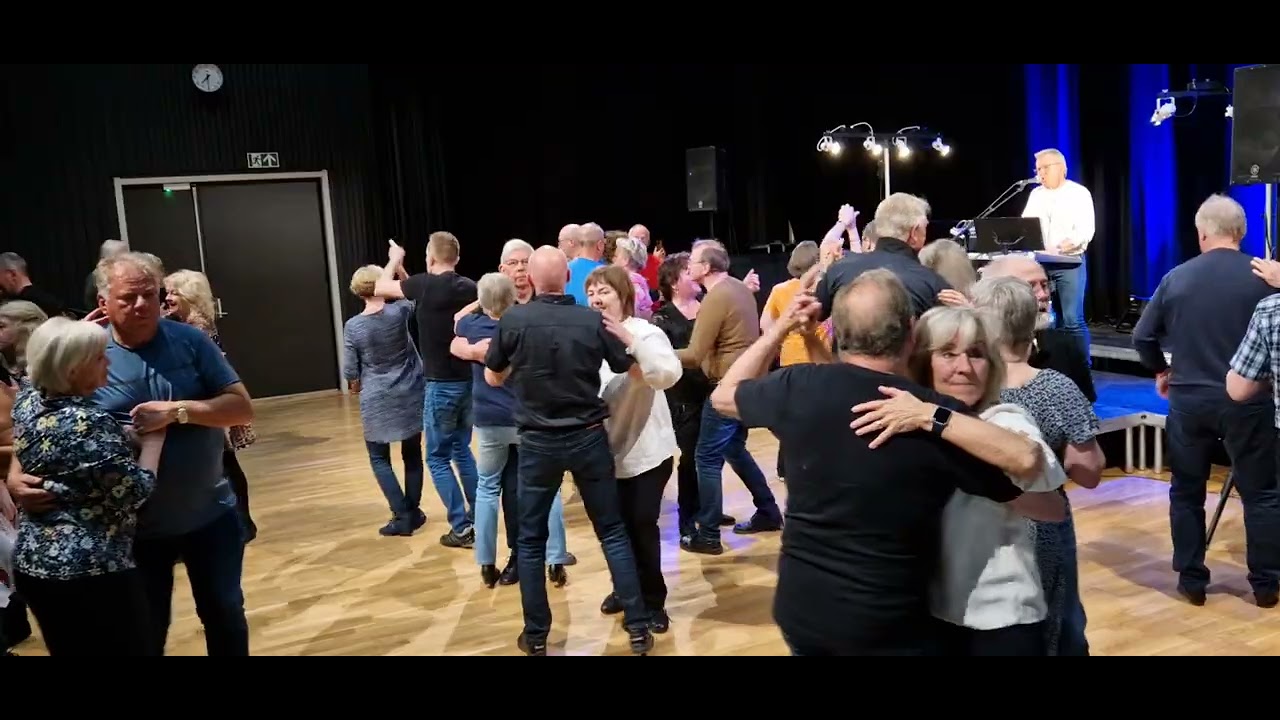 Sju av himmelens engler av Roger Nysveen på Bautaen Skaun Gofotn Danseklubb Dansnytt Hilde Arntzen