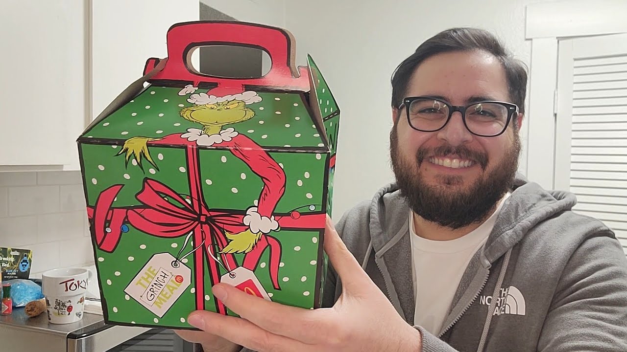 Обзор нового блюда «Гринч» от McDonald's