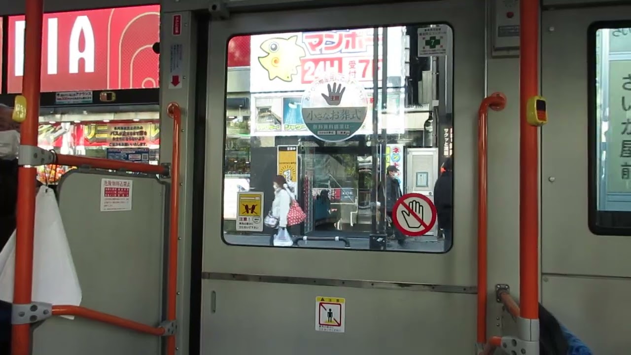 川崎鶴見臨港バス2A583(新型ブルーリボンハイブリッド)　中ドア開閉
