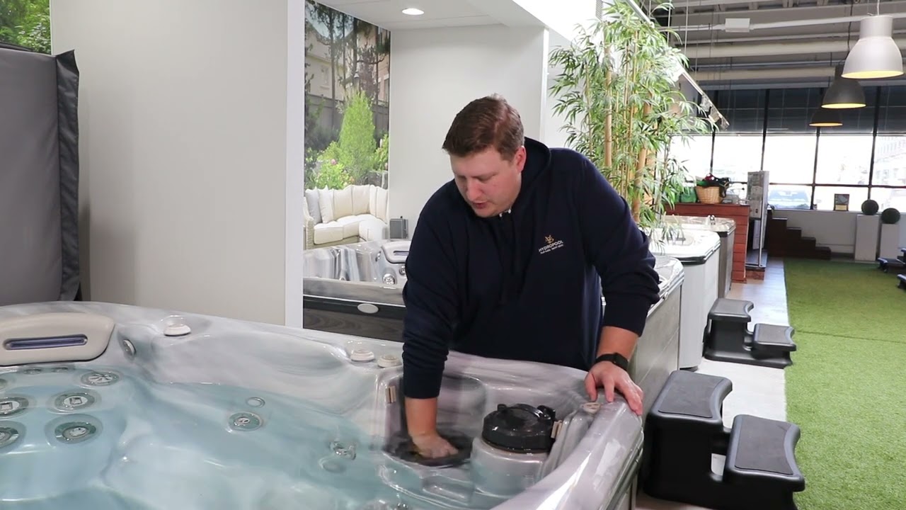 How to clean and rinse the filter on a 2024 Hydropool Hot Tub