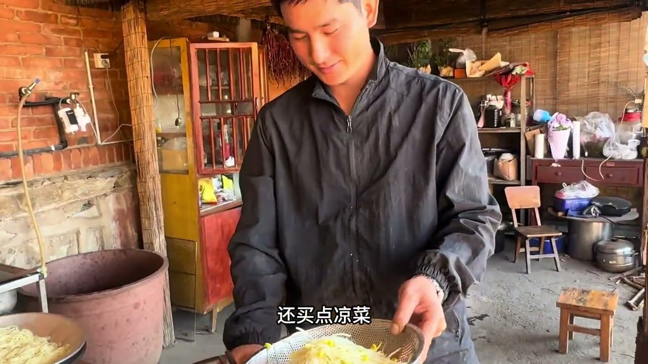 我说我要买个架子，我只是随口一说，平日里要买什么我就自己决定了。他说走一起上山找柴，回来就说做个架子，我不是需要吗，接着就做了。当然我也很高兴期待，这份心意和动手能力是很认可的！没