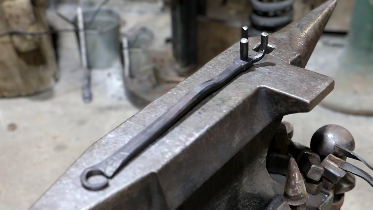 Forging a Tripod bending fork -Blacksmith tool