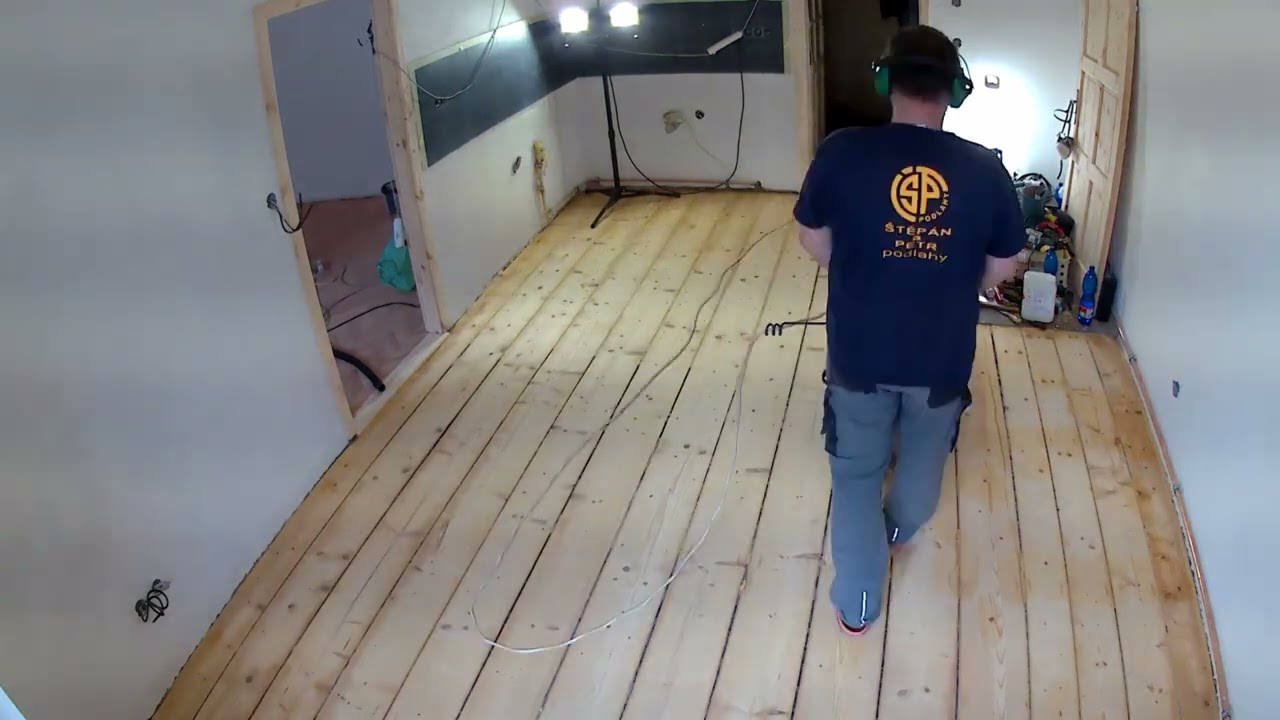 🔨 Renovace prkenné podlahy a parket ve starém činžovním domě 🔨