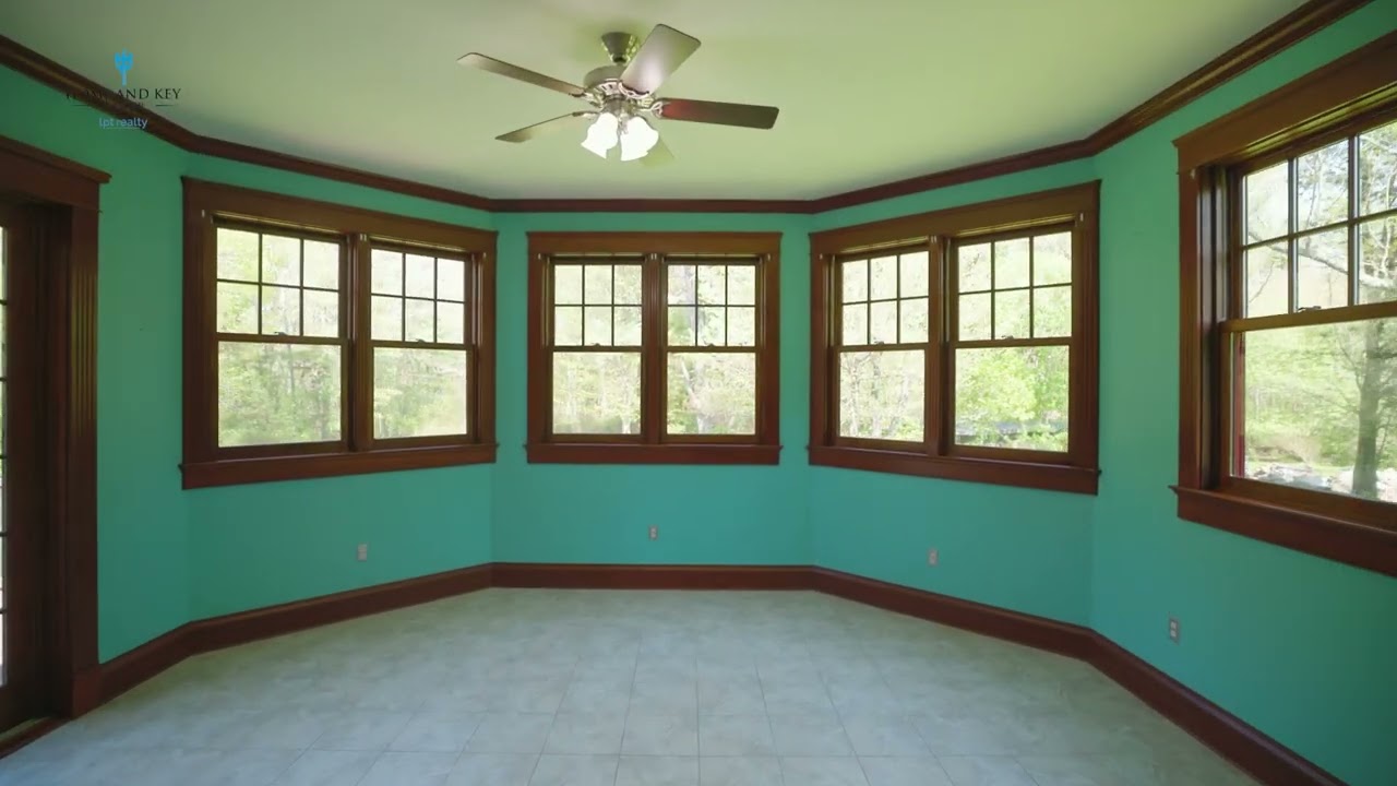 545 Hixville Rd, Dartmouth, MA 02747, USA tour with Dr. Mia Holland