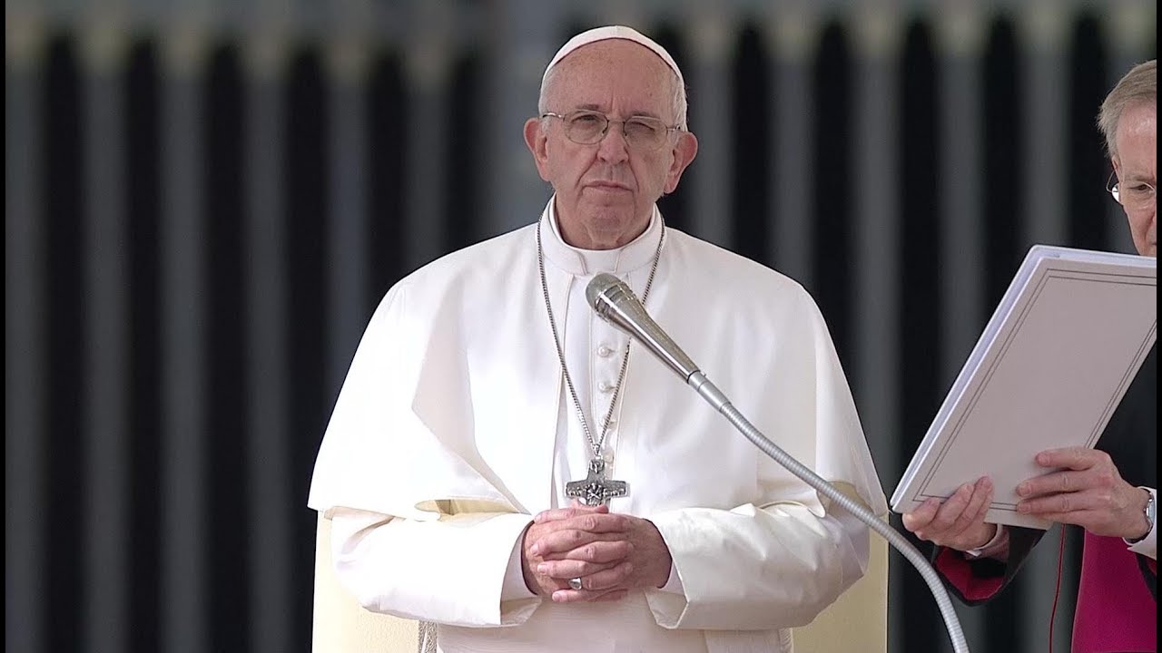 Pope Francis explains in General Audience the seventh commandment &ldquo;You shall not steal&rdquo;