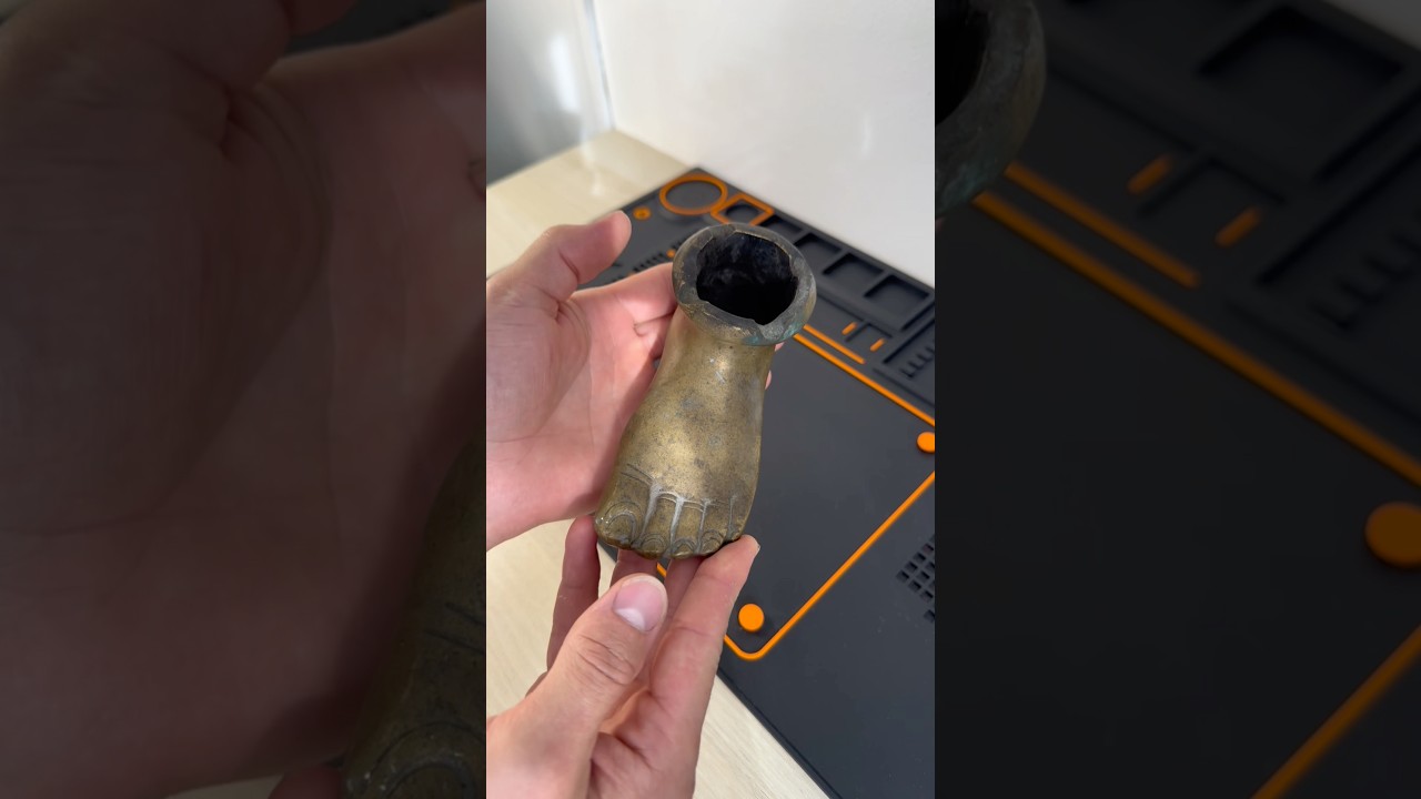Transformation d&rsquo;un pied d&eacute;coratif en bronze 🦶✨ Avant / Apr&egrave;s #restauration #avantapres #artisanal