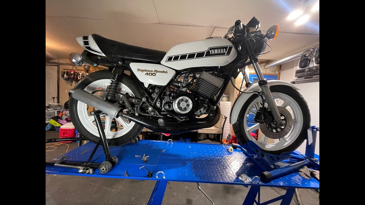 Yamaha RD400 Daytona Special Clutch Cover