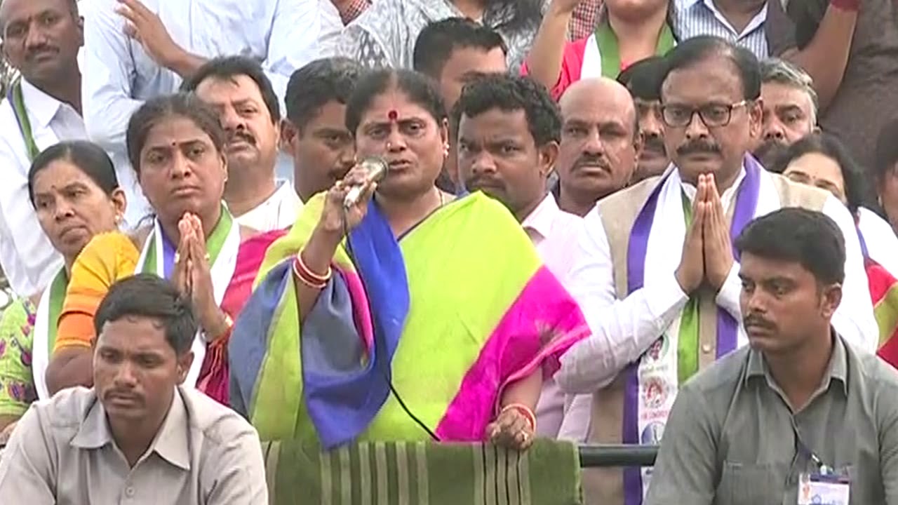 YSRCP Honorary President YS  Vijayamma meeting at Pattikonda || Vijayasankharavam - 8th April 19