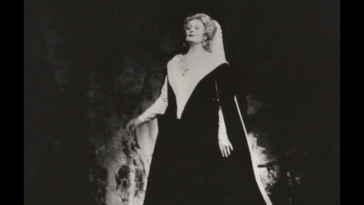 Joan Sutherland first Leonora (Il Trovatore, 1955)