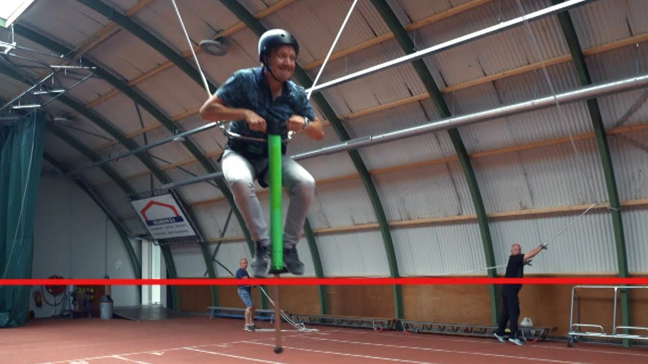 KLAAS OP GIGA POGOSTICK // Lukt het Klaas om hoogspringer Marius Wouters te verslaan?