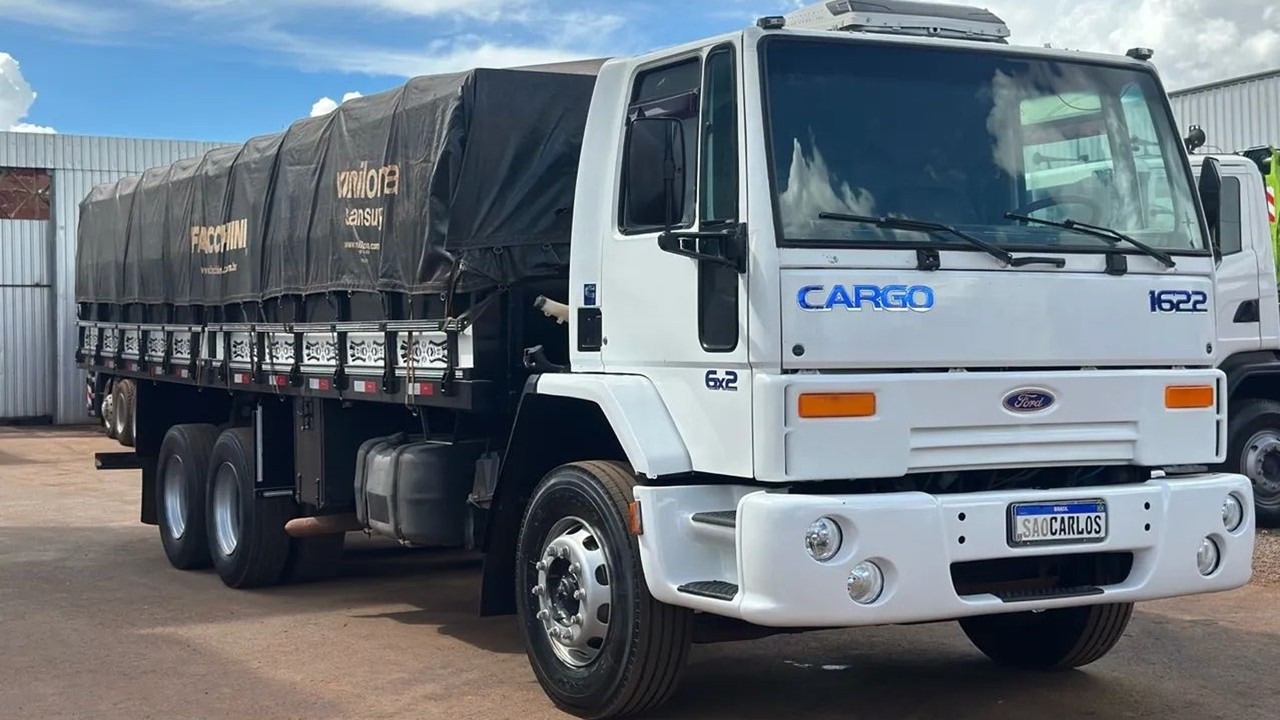 CAMINHÕES TRUCK À VENDA A PARTIR DE 100 MIL