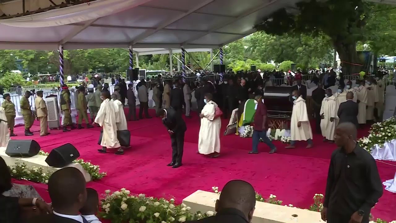 RAIS MAGUFULI ASHIRIKI IBADA YA KUAGA  MWILI WA BALOZI JOHN WILLIAM KIJAZI , VIWANJA VYA KAREEM JEE.