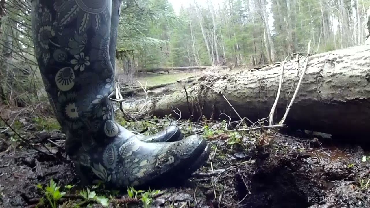 Mud Stuck Darina in hunters