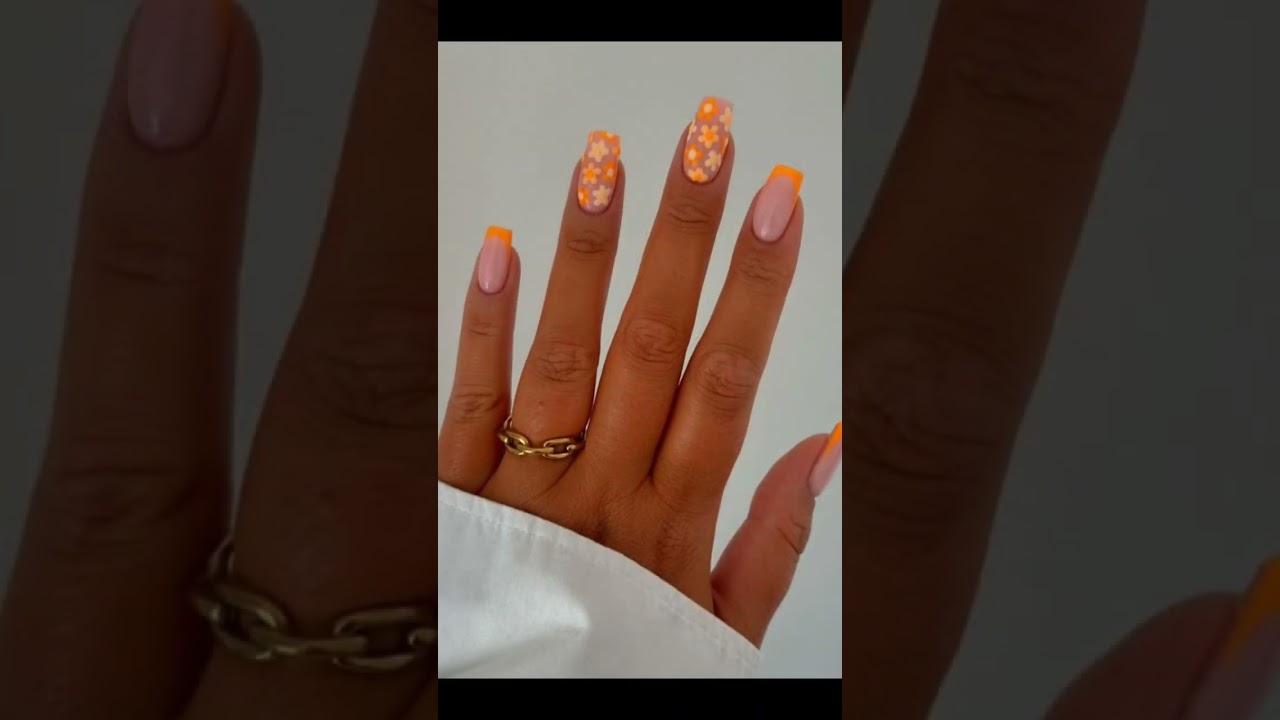 id&eacute;es d'ongles carr&eacute; oranges &agrave; fleurs #ongle