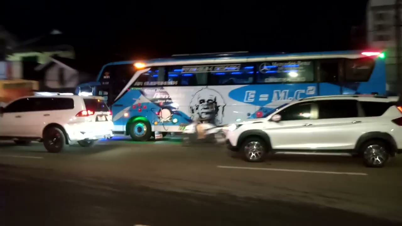 Hunting bus Diawali dengan Armada jaya Geng dan Bus Dobel Deker Rosin 