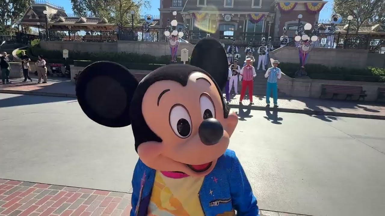 Disneyland Happiest March on Earth 🥁 