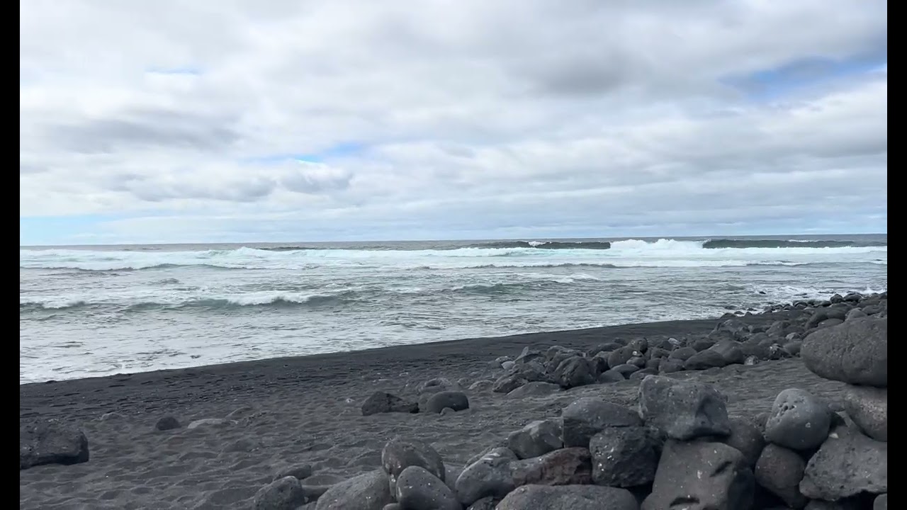 View of Playa del Janubio from inside a zoco