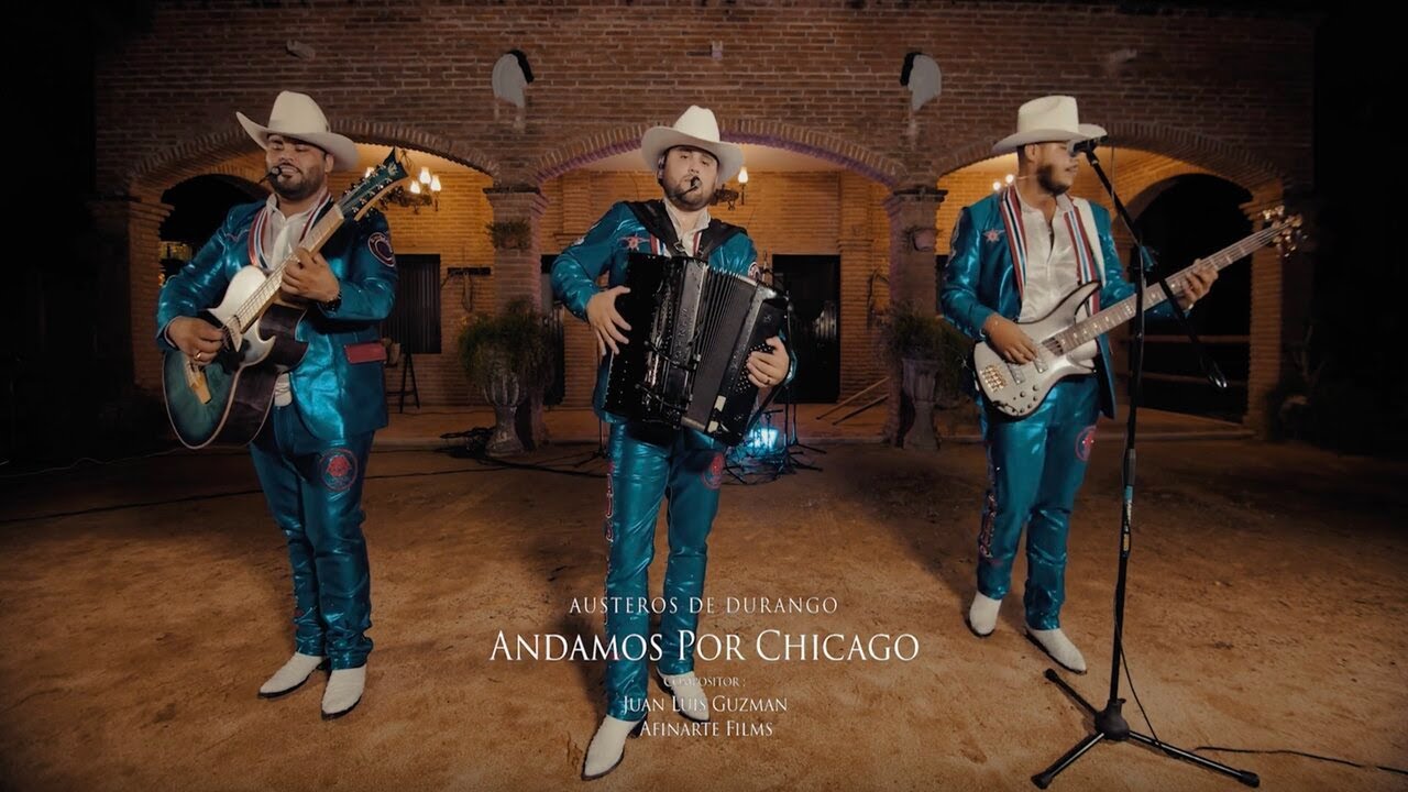 Los Austeros de Durango - Andamos Por Chicago (Video Musical)