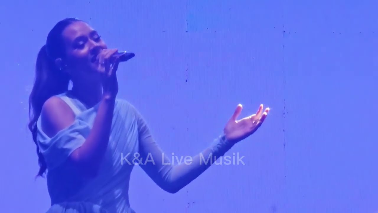 BILA ~ COULD IT BE | Raisa Live at Social Chic Jakarta 01 Agustus 2025