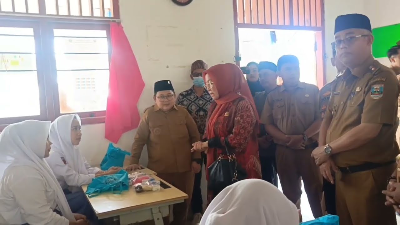 MBG 💐 Kunjungan Wakil Bupati Pesisir Barat Pada Acara Lounching MBG di SMAN 1 Ngambur 