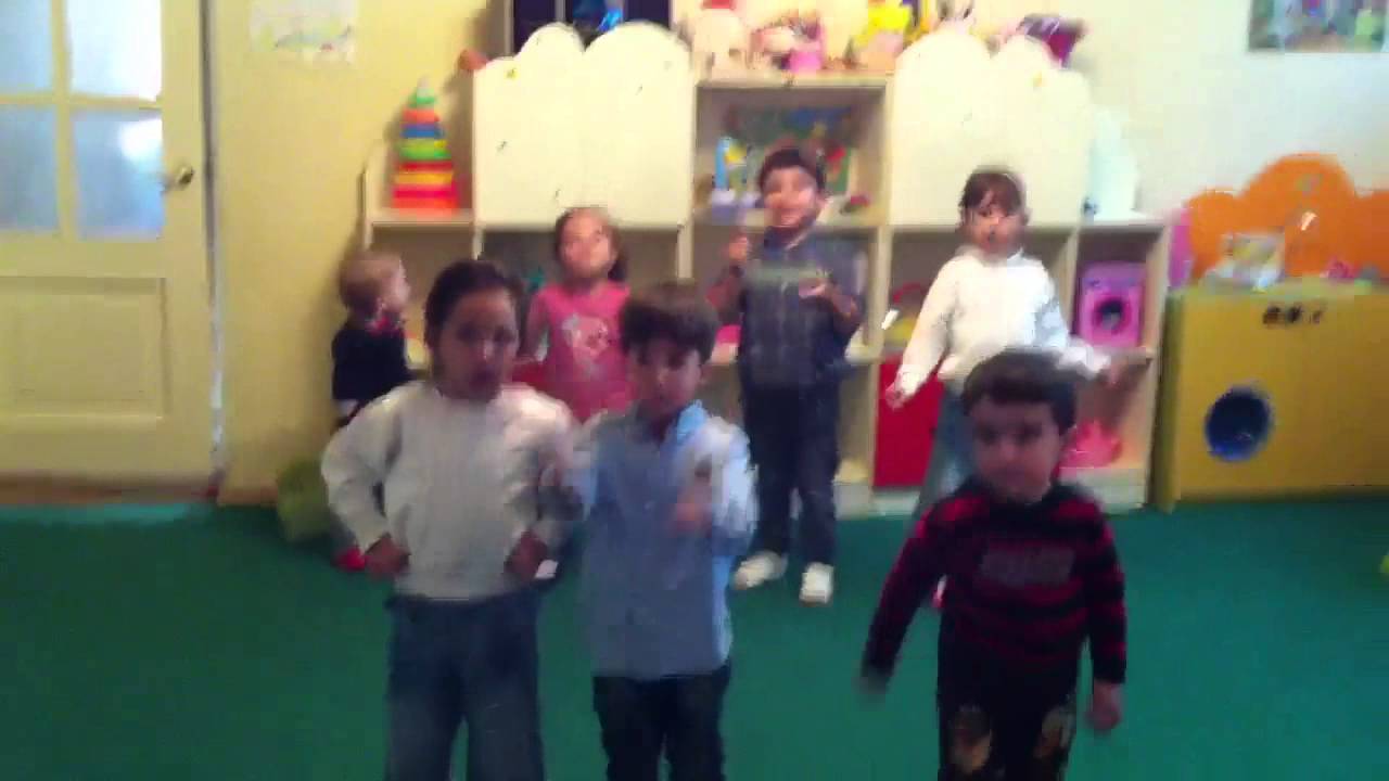 Երկու քայլ գնում ենք աջ
