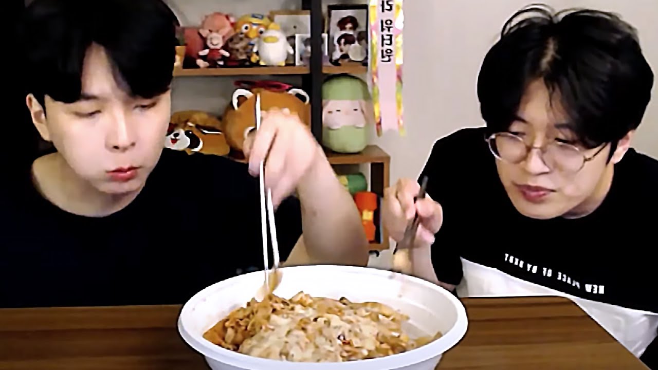 세상에서 제일 맛있는 김치와 피자와 탕수육