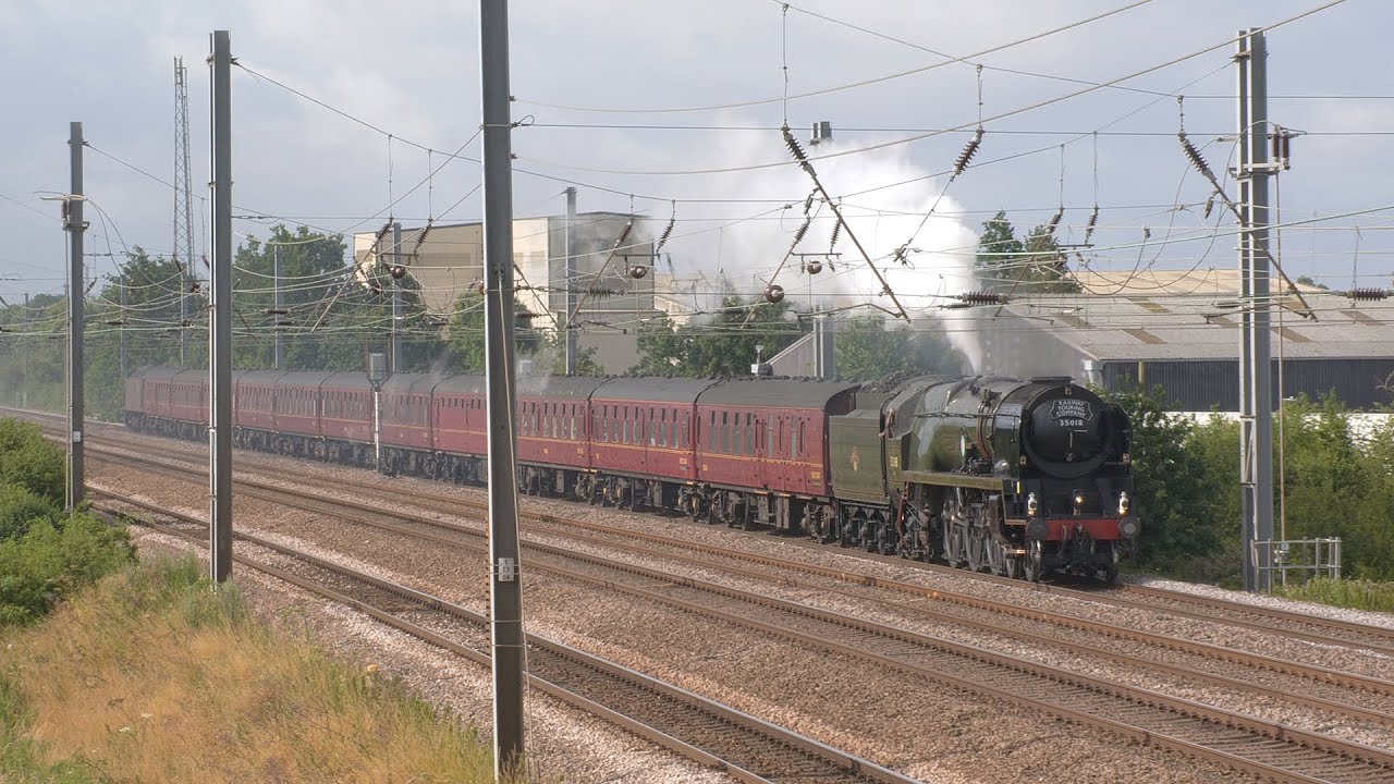 Merchant Navy charge on the ECML - 35018 British India Line | The White Rose - 15.07.23